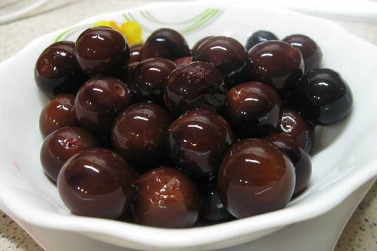 Соленый терн в масле на зиму