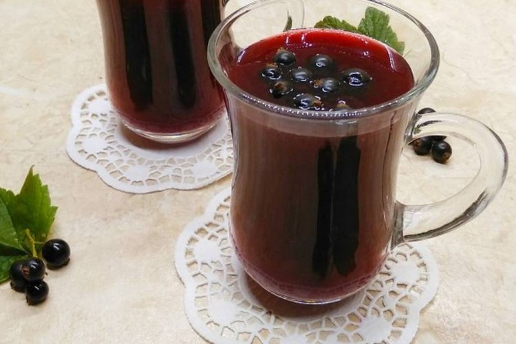 Компот из облепихи и черной смородины