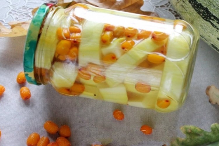 Компот из облепихи и кабачков со стерилизацией