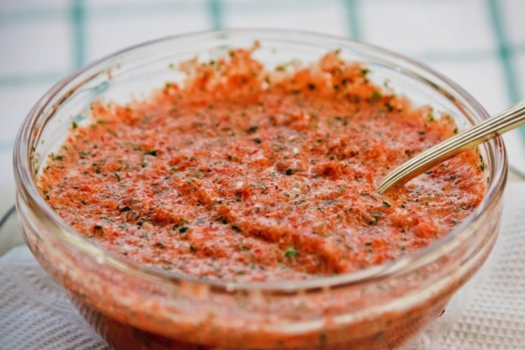 Острая аджика с сельдереем на зиму