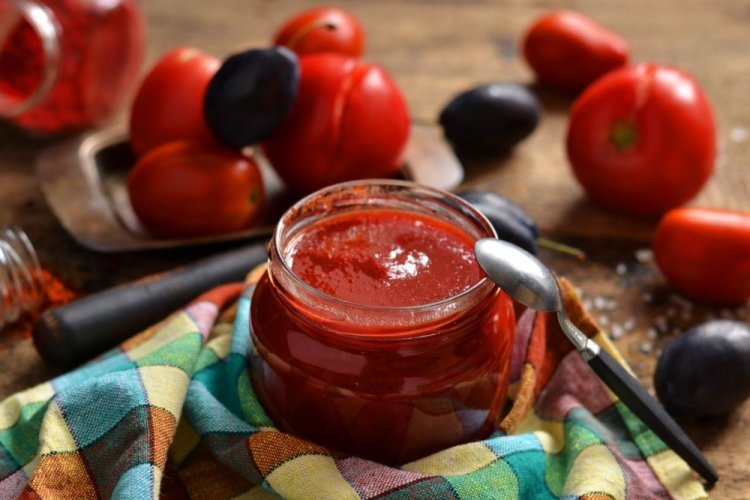 Кетчуп из помидоров и слив на зиму
