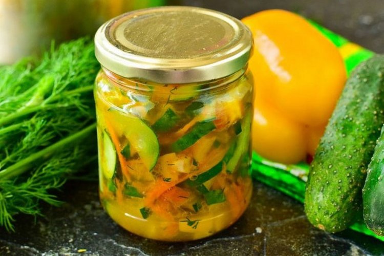 Лечо из огурцов, моркови, желтых помидоров и болгарского перца