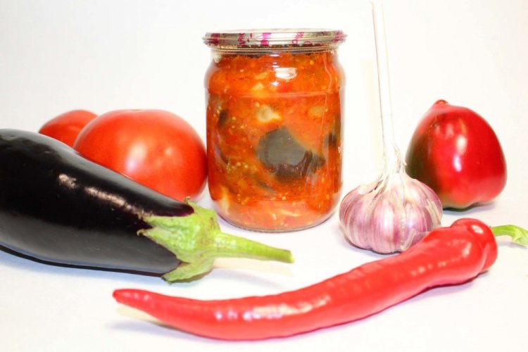 Острое лечо из баклажанов на зиму