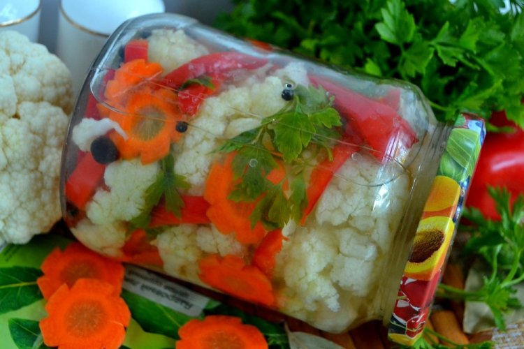 Пикантная маринованная цветная капуста