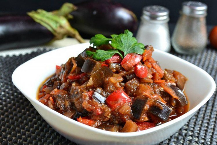 Овощное соте из баклажанов, болгарского перца и моркови на зиму