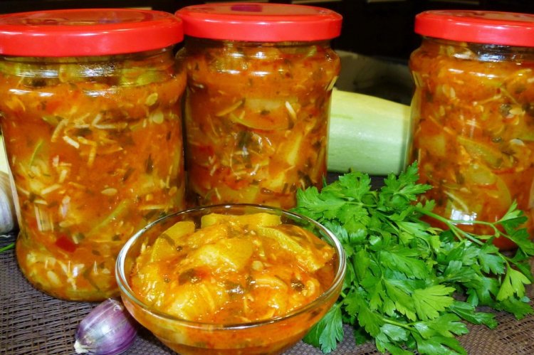 Кабачки в соусе из томатного сока