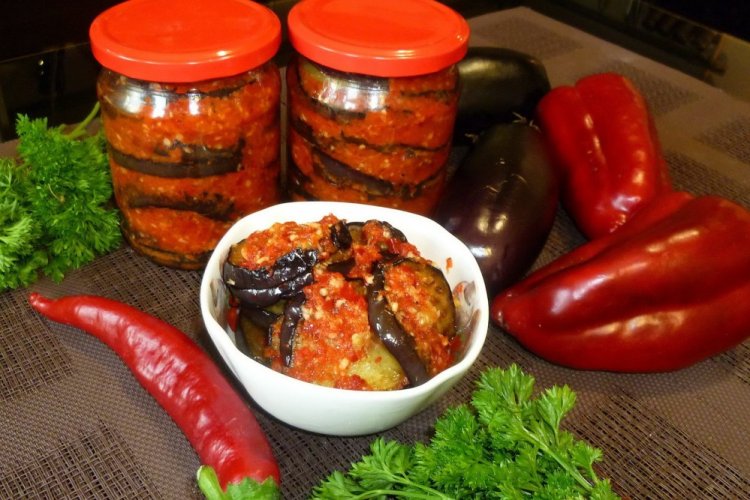 Баклажаны в аджике без помидоров