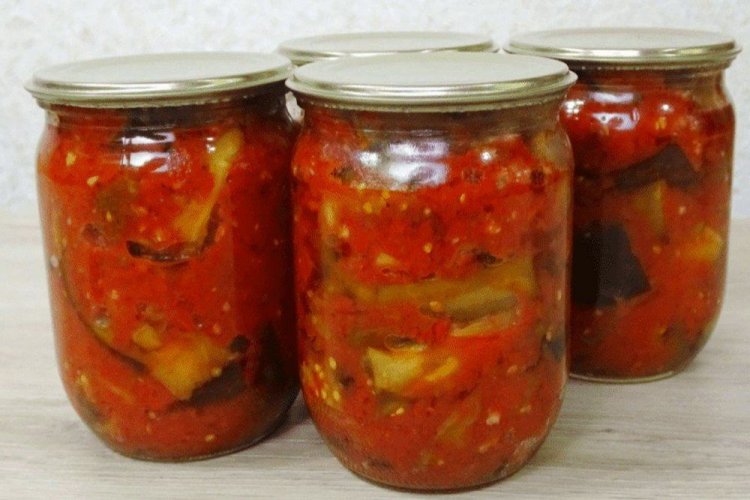 Пикантные огурцы в аджике на зиму