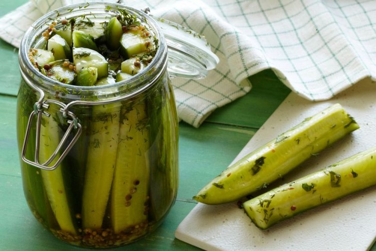 Пикантные огурцы брусочками с горчицей