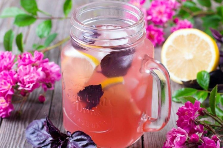 Компот из базилика и лимона