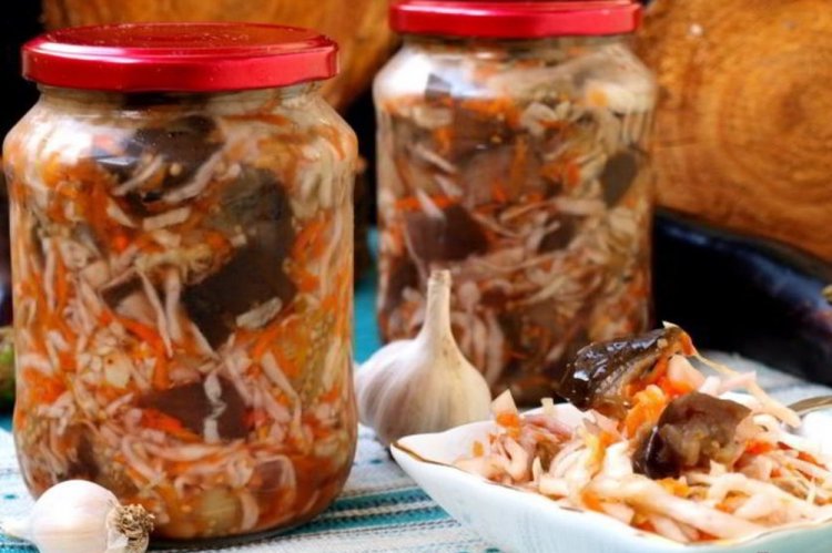 Маринованная капуста с баклажанами на зиму