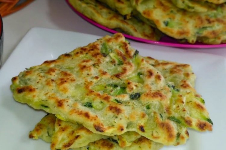 Лепешки из кабачков с луком