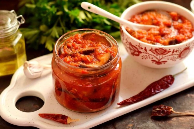 Баклажаны по-грузински с острым перцем и сливами