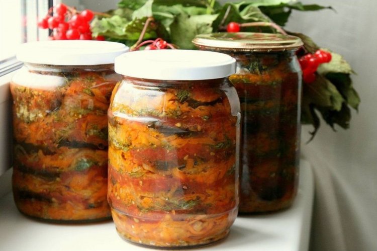 Баклажаны по-грузински с морковью, кинзой и помидорами