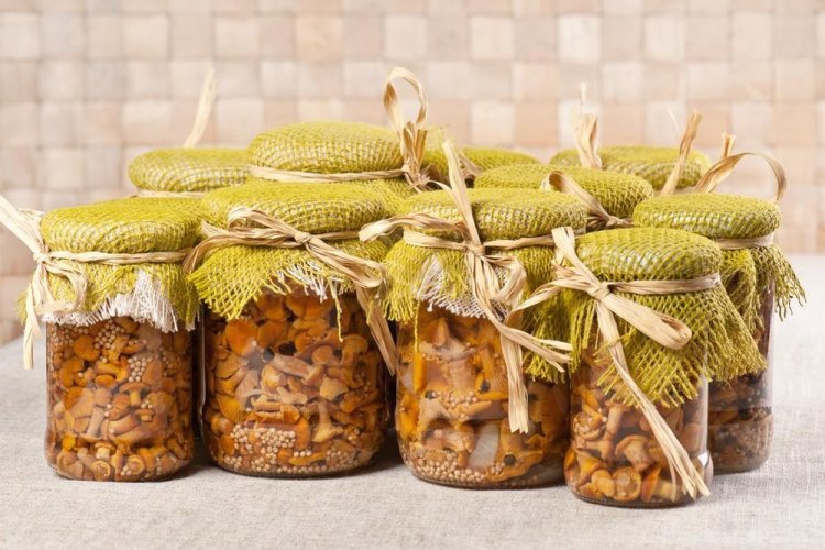 Лисички, маринованные с горчицей, кориандром и лимонной кислотой