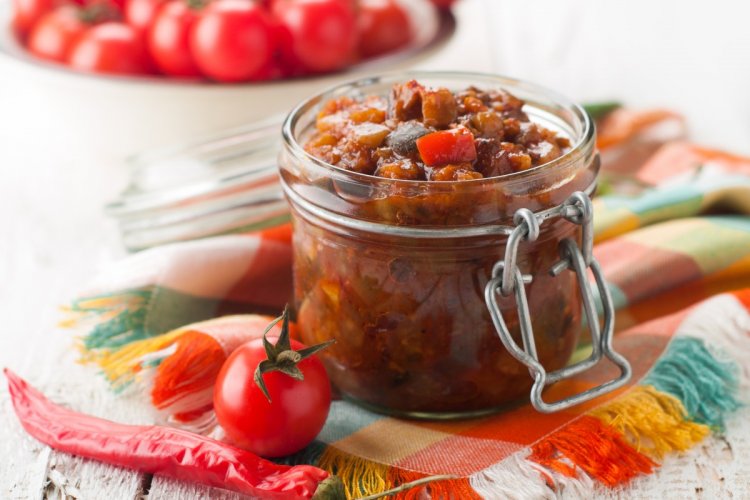 12 лучших салатов из кабачков и баклажанов на зиму