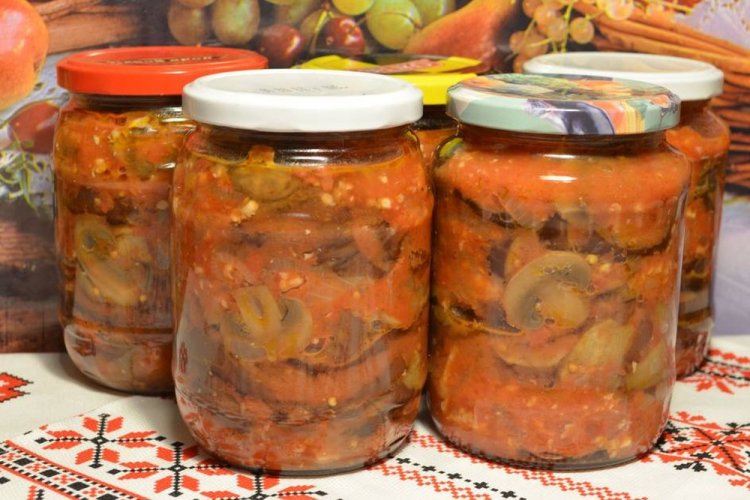 Салат из кабачков и баклажанов с грибами на зиму