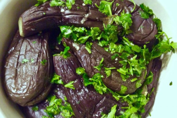 Маринованные баклажаны с зеленью на зиму