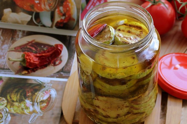 Острые жареные кабачки на зиму
