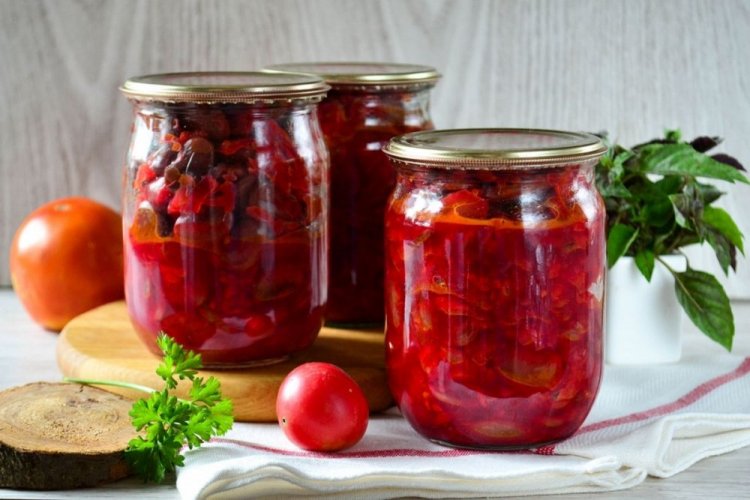 Борщевая заправка из щавеля, свеклы и помидоров