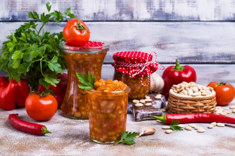 12 салатов с фасолью на зиму, которые сможет приготовить каждый