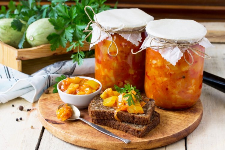 Салат «Анкл бенс» из кабачков на зиму: 20 отличных рецептов