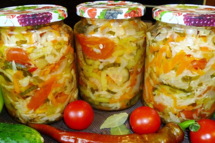 Салат из огурцов, капусты и помидоров на зиму