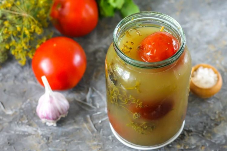 Квашеные помидоры по-грузински с укропом и чесноком
