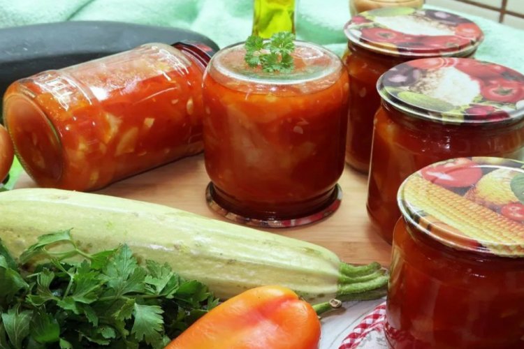 «Юрча» из кабачков с кетчупом на зиму