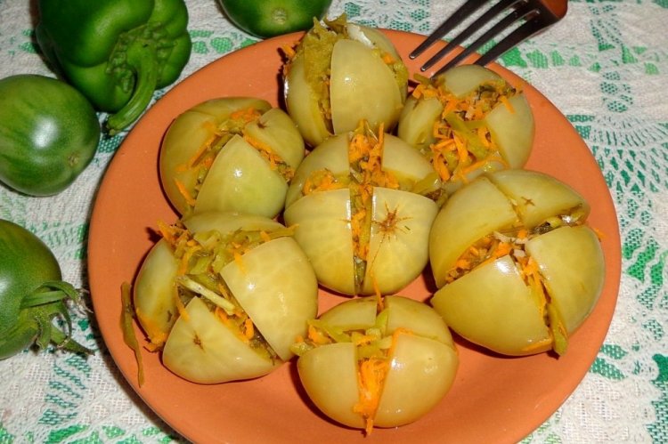 Помидоры по-армянски с морковью на зиму