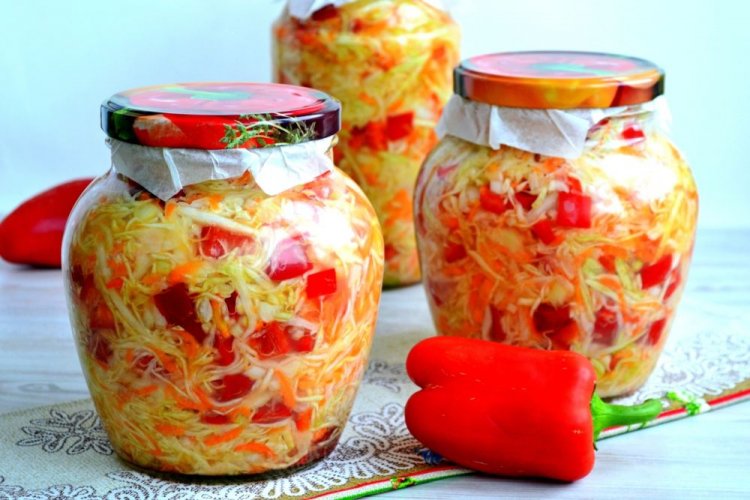 Салат Кубанский из капусты, болгарского перца с имбирем и чесноком