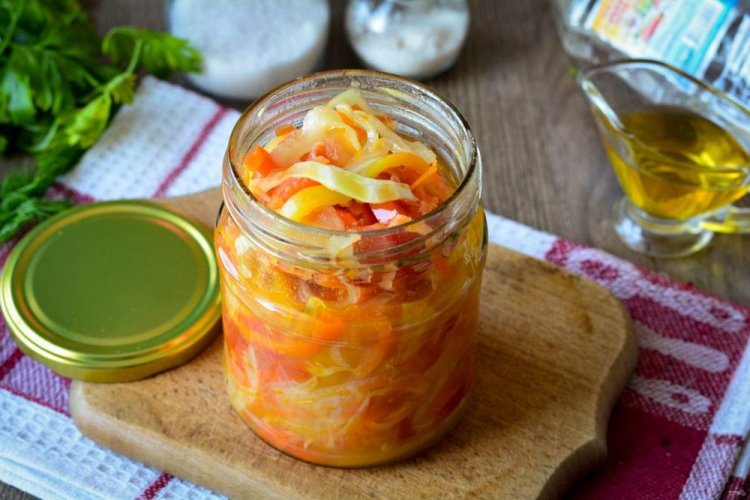 Салат по-кубански с вялеными помидорами на зиму