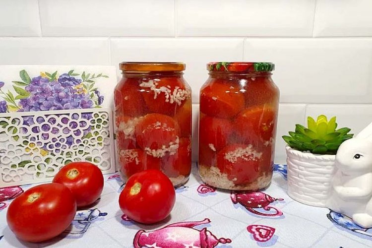 Помидоры «Под снегом» в медовом маринаде