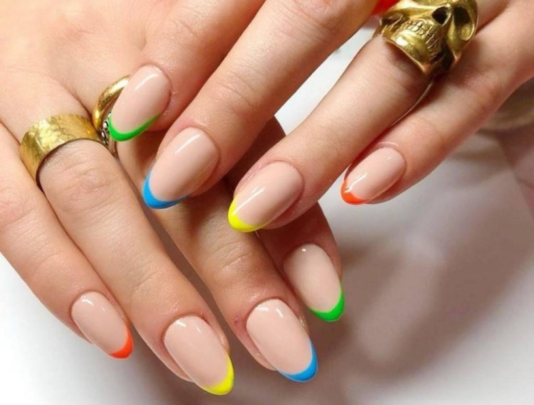 Яркий френч