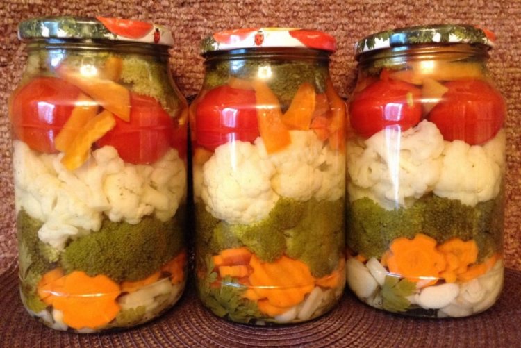 Салат из цветной капусты и брокколи на зиму