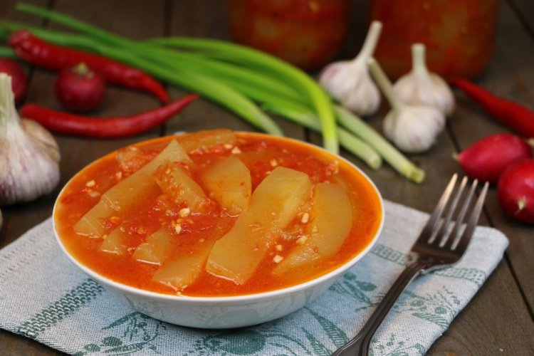 Салат «Тещин язык» из кабачков на зиму