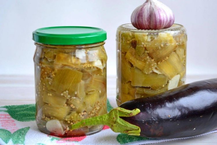 Острые баклажаны с грибами на зиму