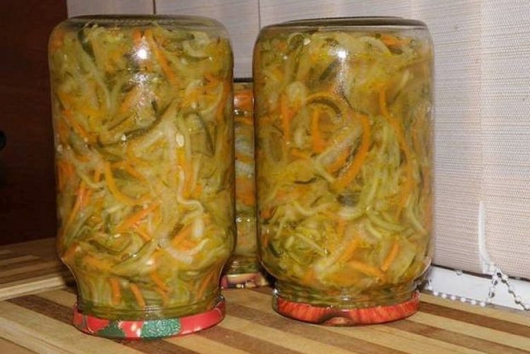 Салат из переросших огурцов с морковью на зиму