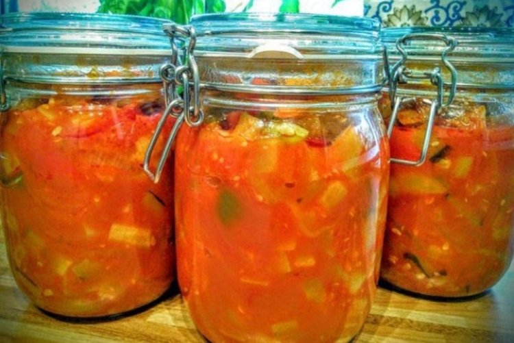 Салат из патиссонов в томатной заливке