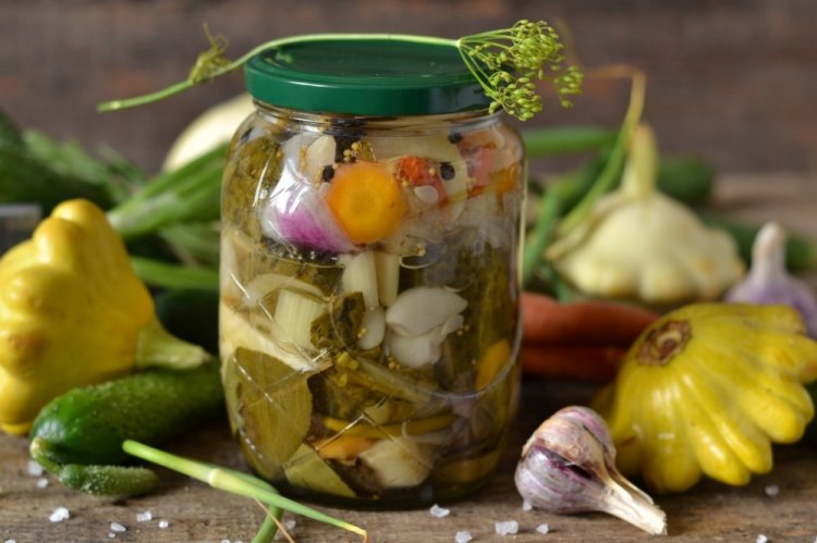 Салат из патиссонов и огурцов на зиму