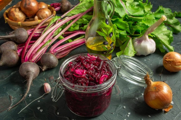 Салат из свеклы с чесноком на зиму