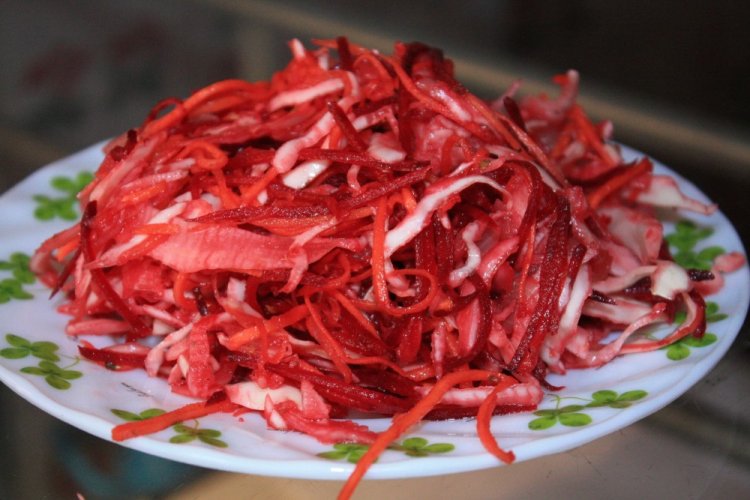 Салат из свеклы и капусты по-корейски на зиму