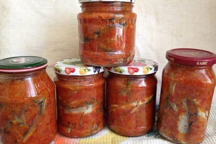 Салат из свеклы с килькой на зиму