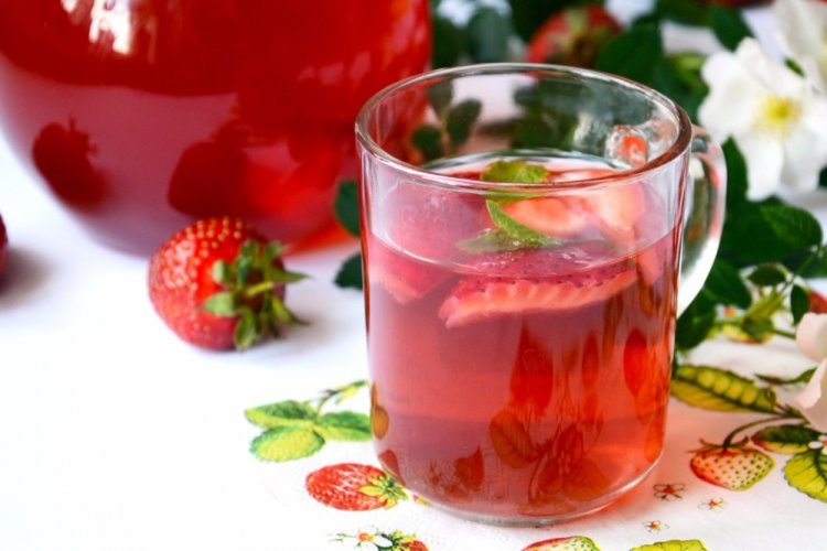 Компот из арбуза с клубникой на зиму