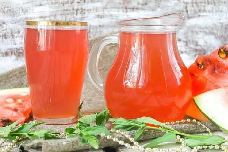 Сладкий компот из арбуза