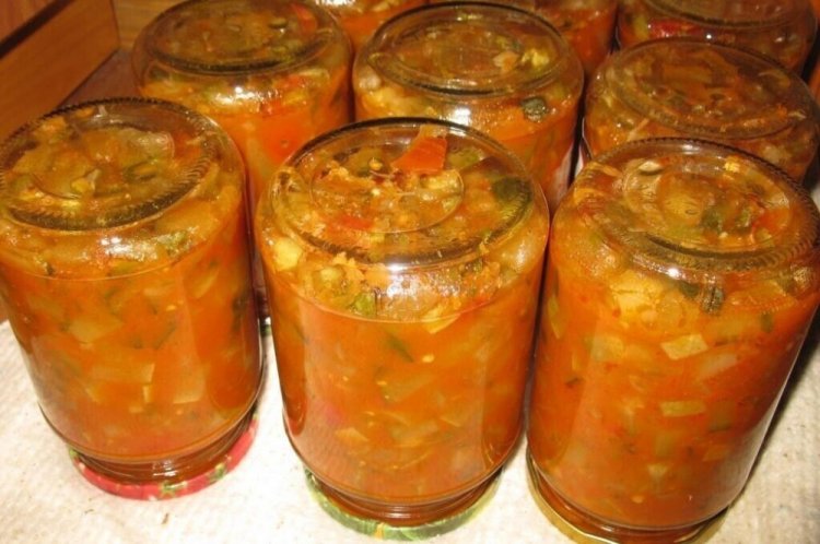 Салат «Тещин язык» из кабачков и помидоров