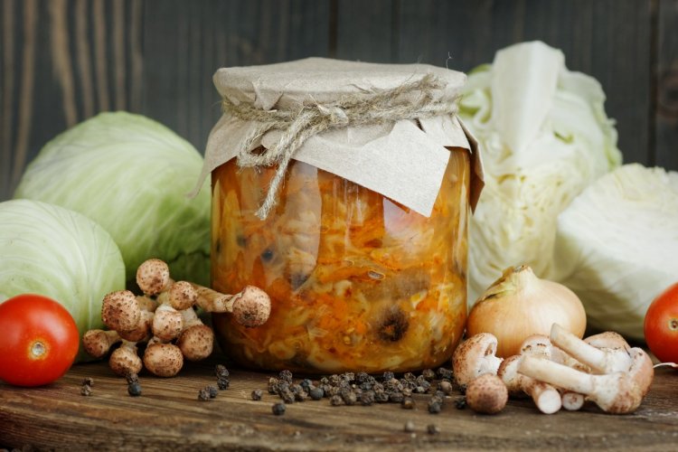 Солянка на зиму в банках: 10 легких рецептов заготовки
