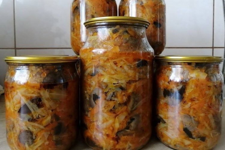 Солянка с маринованными огурцами на зиму