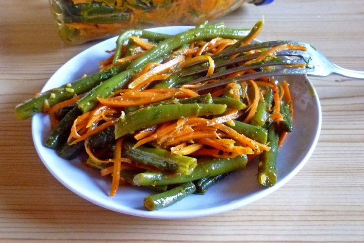 Салат из спаржевой фасоли по-корейски на зиму
