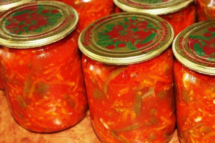 Спаржевая фасоль с томатной пастой на зиму